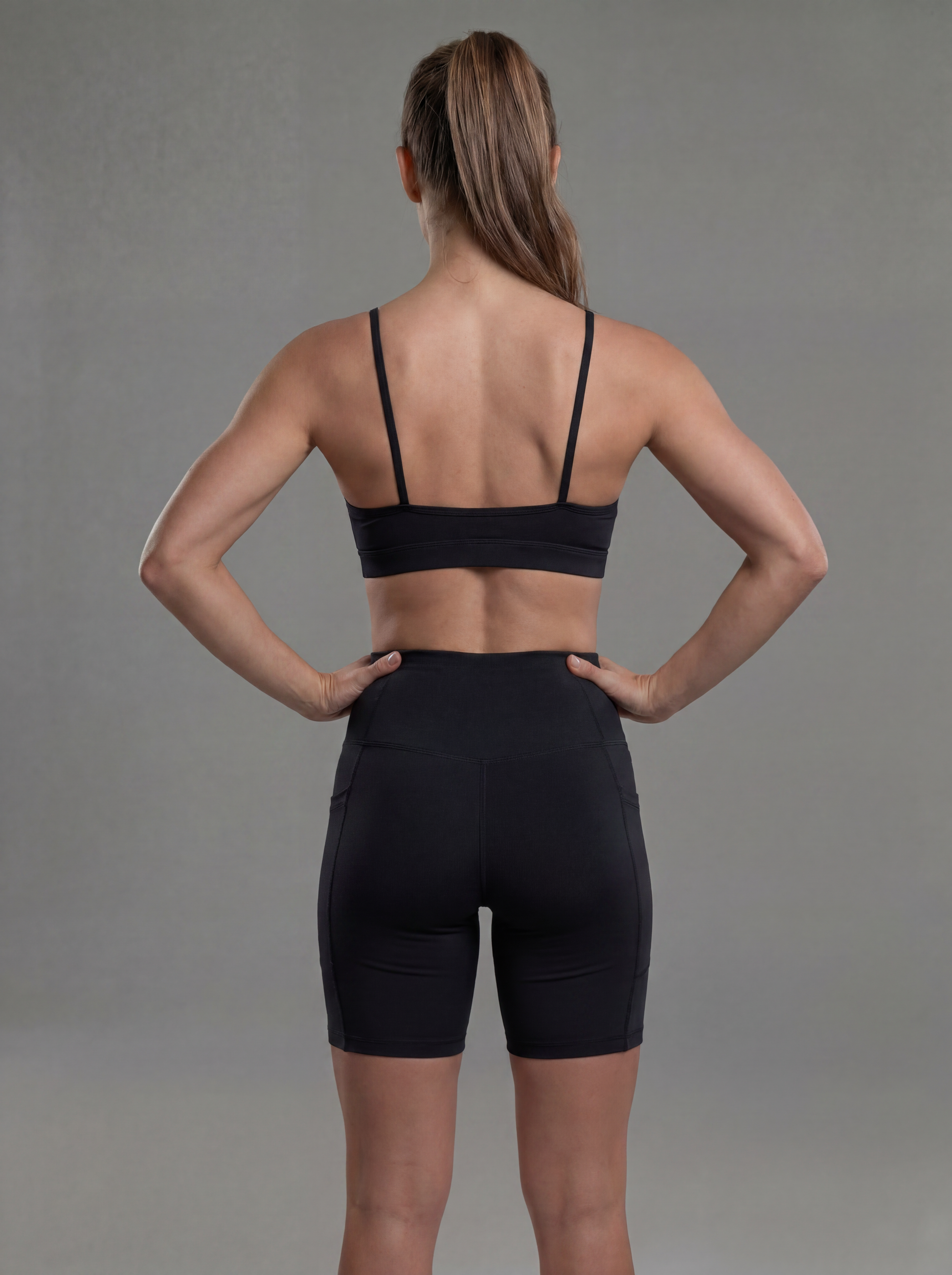 WELIV Luxe 2-Piece Gym Set – Sports Bra & Shorts