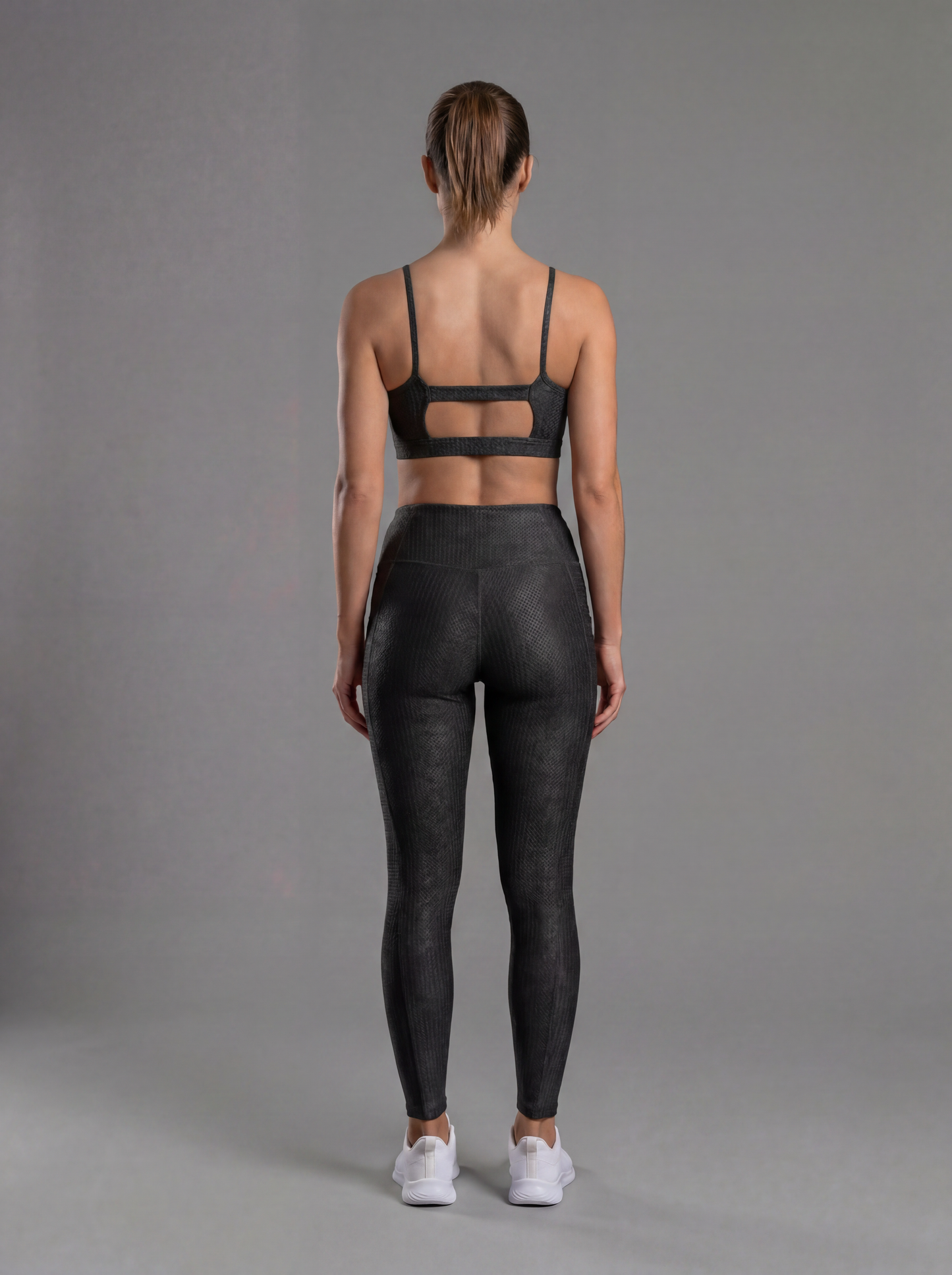 WELIV Venom 2-Piece Training Set – Sports Bra & Leggings